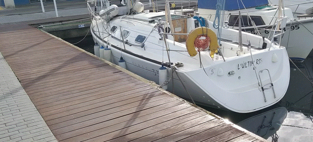 Alquilar el velero y navegar por la costa Brava.