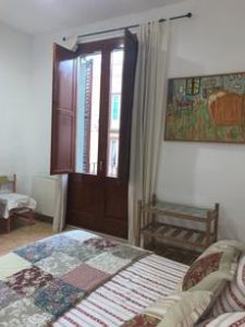 Apartamento en Figueres al lado del Museo Dalí,. Reserva en airbnb y booking